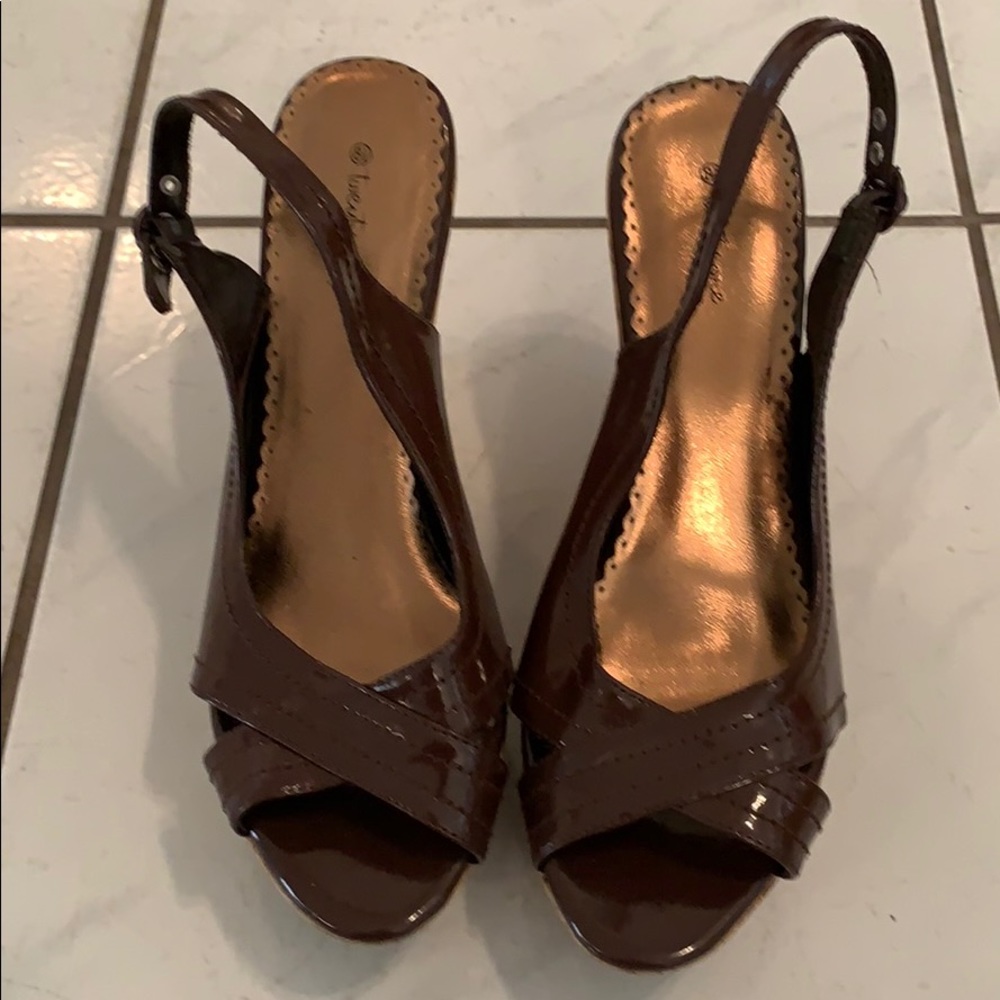 Brown Wedges